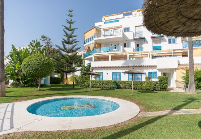 Apartamento en Torremolinos - MalagaSuite Lux Beach & Pool