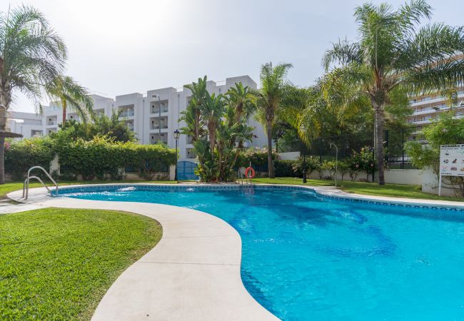 Apartamento en Torremolinos - MalagaSuite Lux Beach & Pool