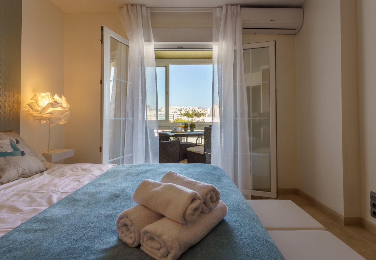 Apartamento en Torremolinos - MalagaSuite Carihuela Seaview