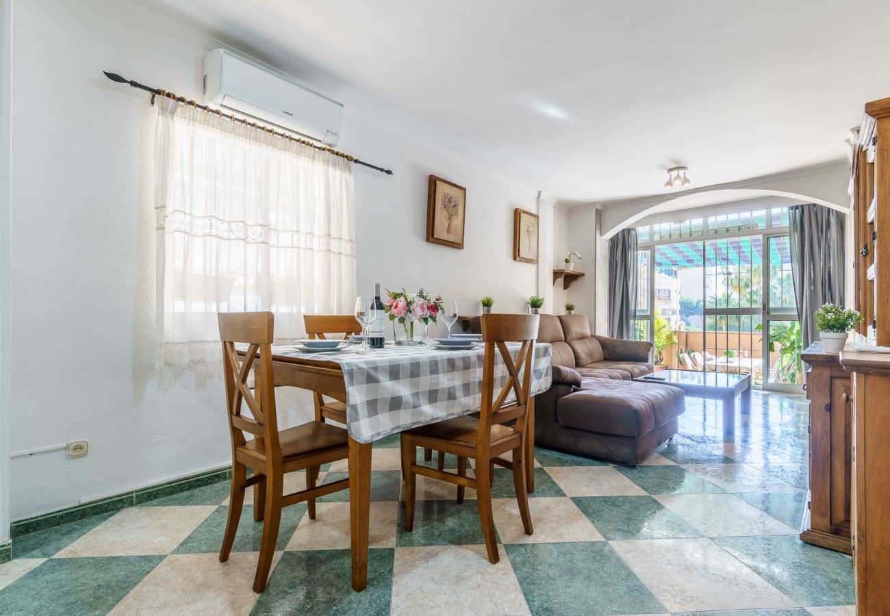 Apartamento en Torremolinos - MalagaSuite Relax Terrace & Pool
