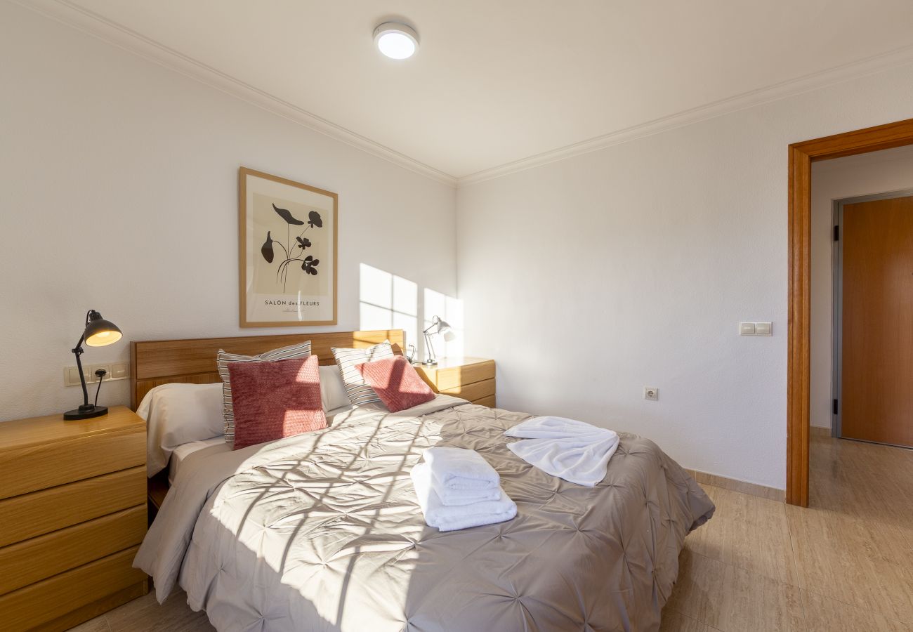 Apartamento en Roquetas de Mar - AlmeriaSuite Comfy & Pool Aguadulce
