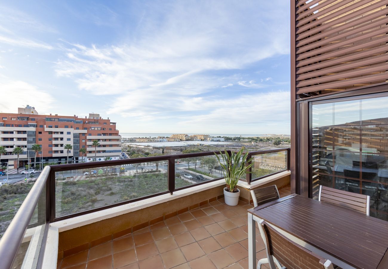 Apartamento en Roquetas de Mar - AlmeriaSuite Comfy & Pool Aguadulce