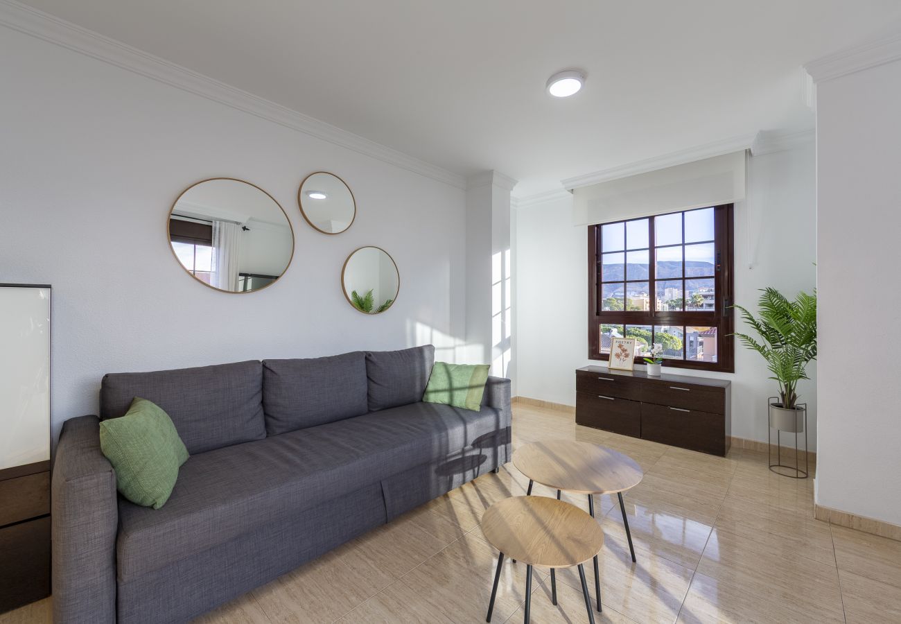 Apartamento en Roquetas de Mar - AlmeriaSuite Comfy & Pool Aguadulce