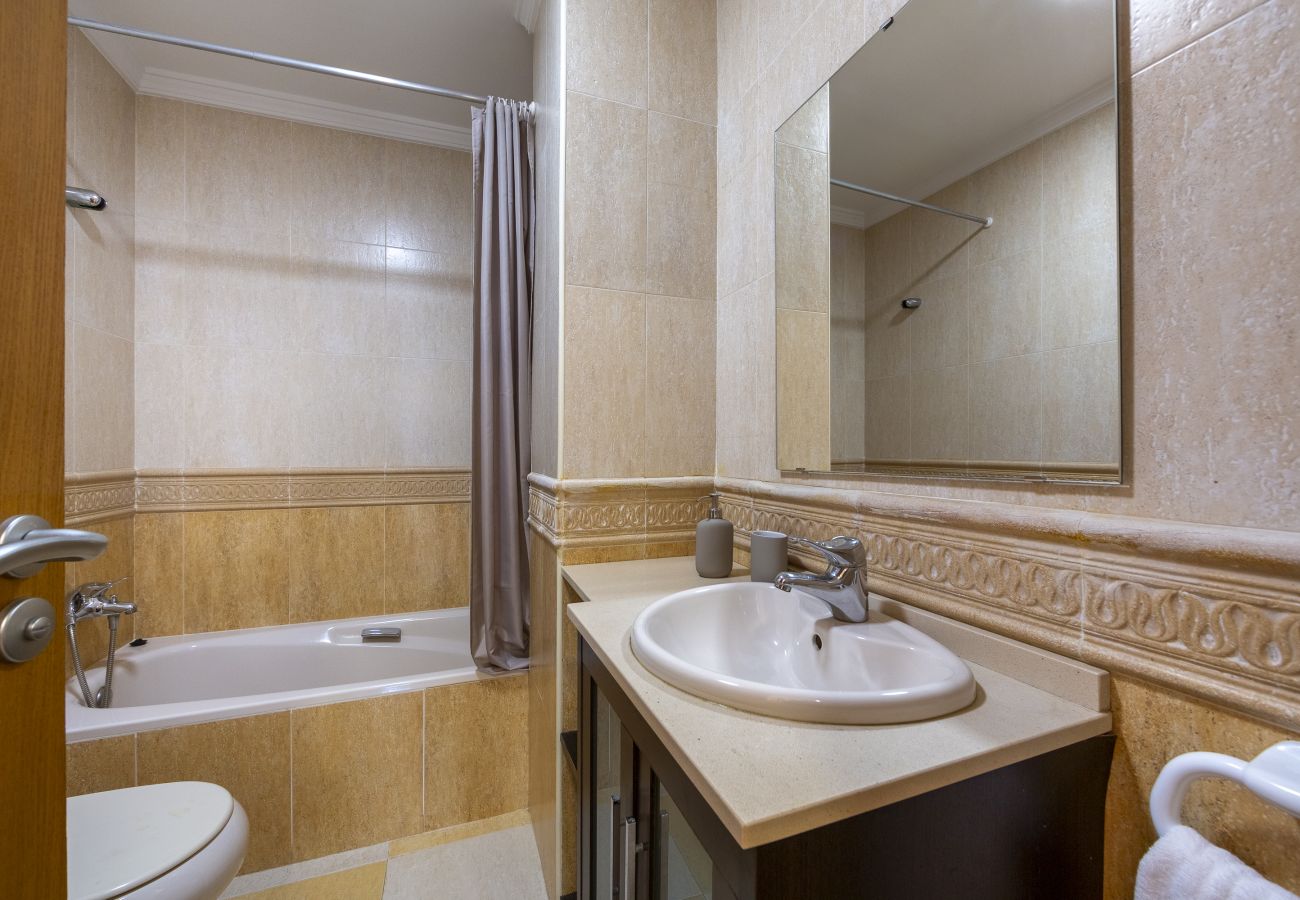 Apartamento en Roquetas de Mar - AlmeriaSuite Comfy & Pool Aguadulce