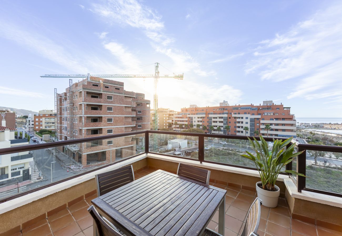 Apartamento en Roquetas de Mar - AlmeriaSuite Comfy & Pool Aguadulce