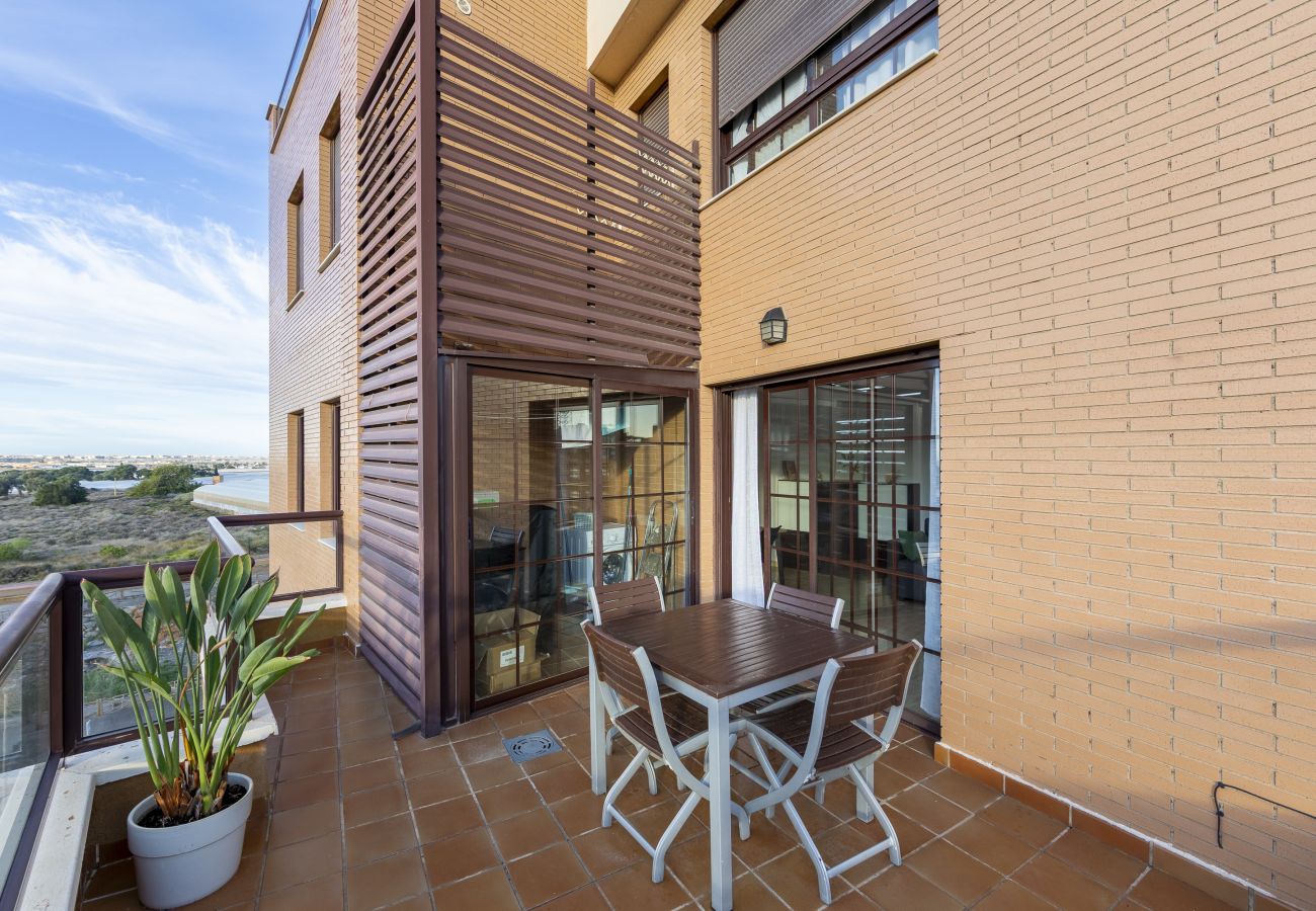 Apartamento en Roquetas de Mar - AlmeriaSuite Comfy & Pool Aguadulce