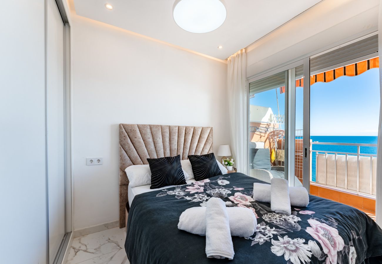 Apartamento en Fuengirola - MalagaSuite First Line Beach Terrace