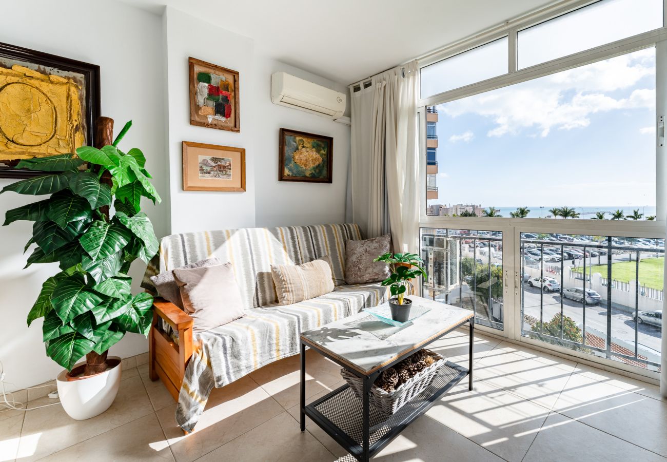 Apartamento en Torremolinos - MalagaSuite Acogedor apartamento con vistas al mar