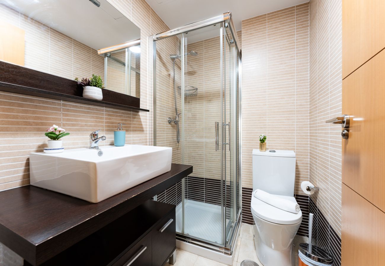 Apartamento en Torremolinos - MalagaSuite Pinillo Pool & Parking