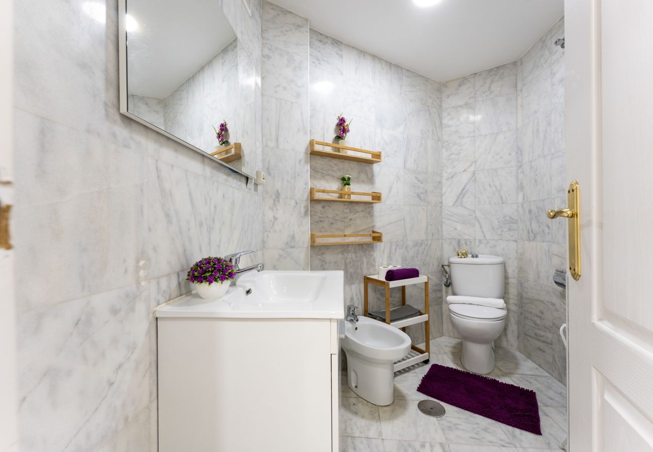 Apartamento en Torremolinos - MalagaSuite Downtown Torremolinos
