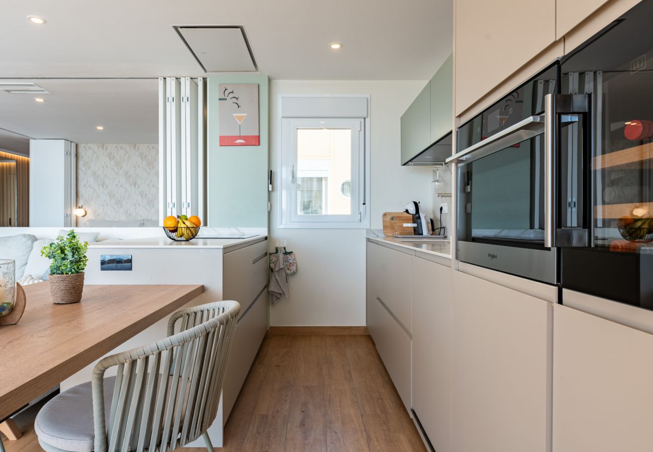 Apartamento en Torremolinos - MalagaSuite Palmeras Cielo