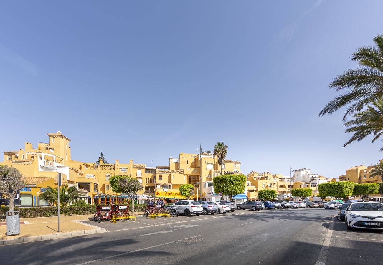 Ferienwohnung in Roquetas de Mar - AlmeriaSuite Roquetas Playa Serena