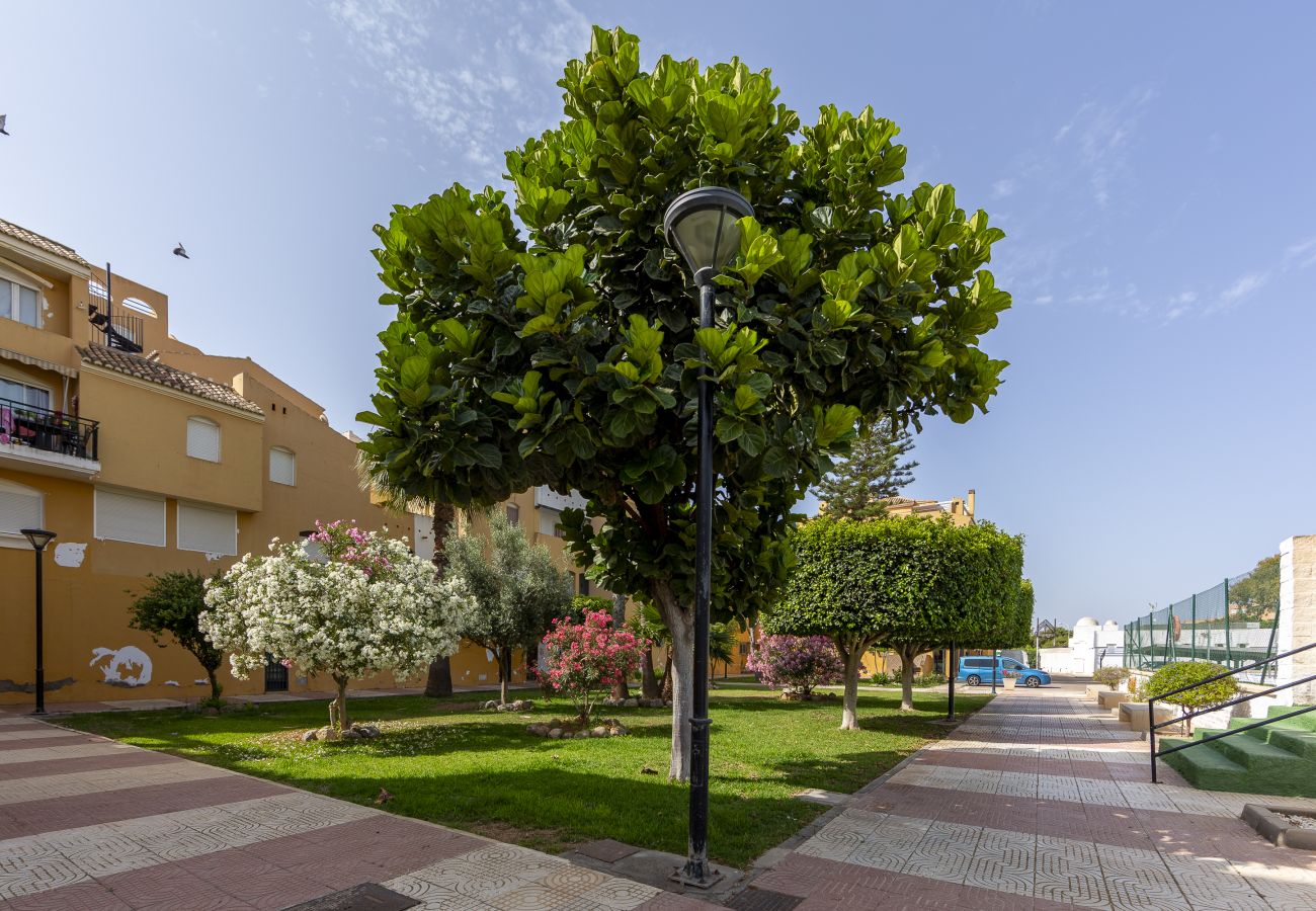 Ferienwohnung in Roquetas de Mar - AlmeriaSuite Roquetas Playa Serena