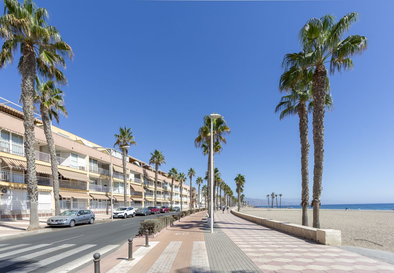 Ferienwohnung in Roquetas de Mar - AlmeriaSuite Sabinar Beach