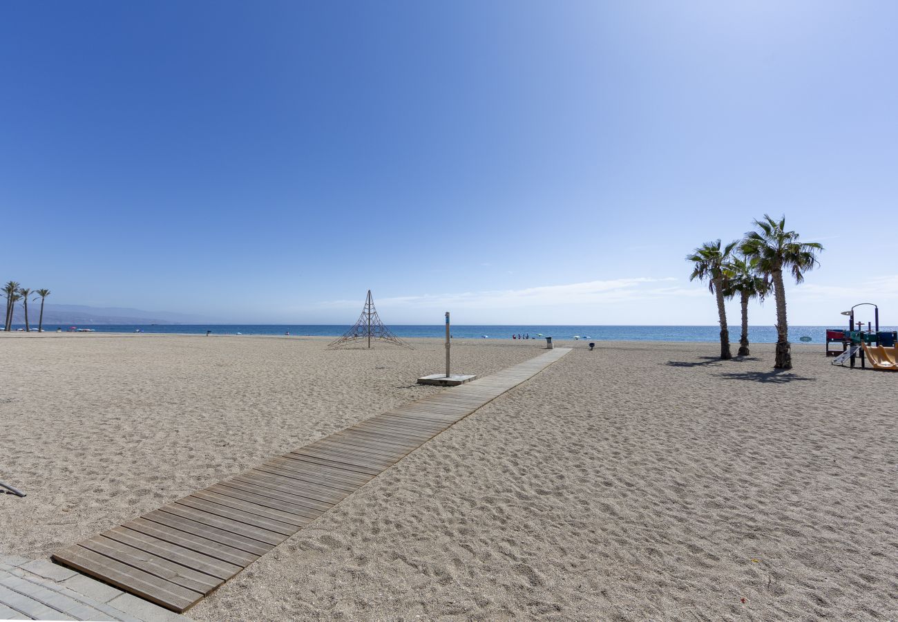 Ferienwohnung in Roquetas de Mar - AlmeriaSuite Sabinar Beach