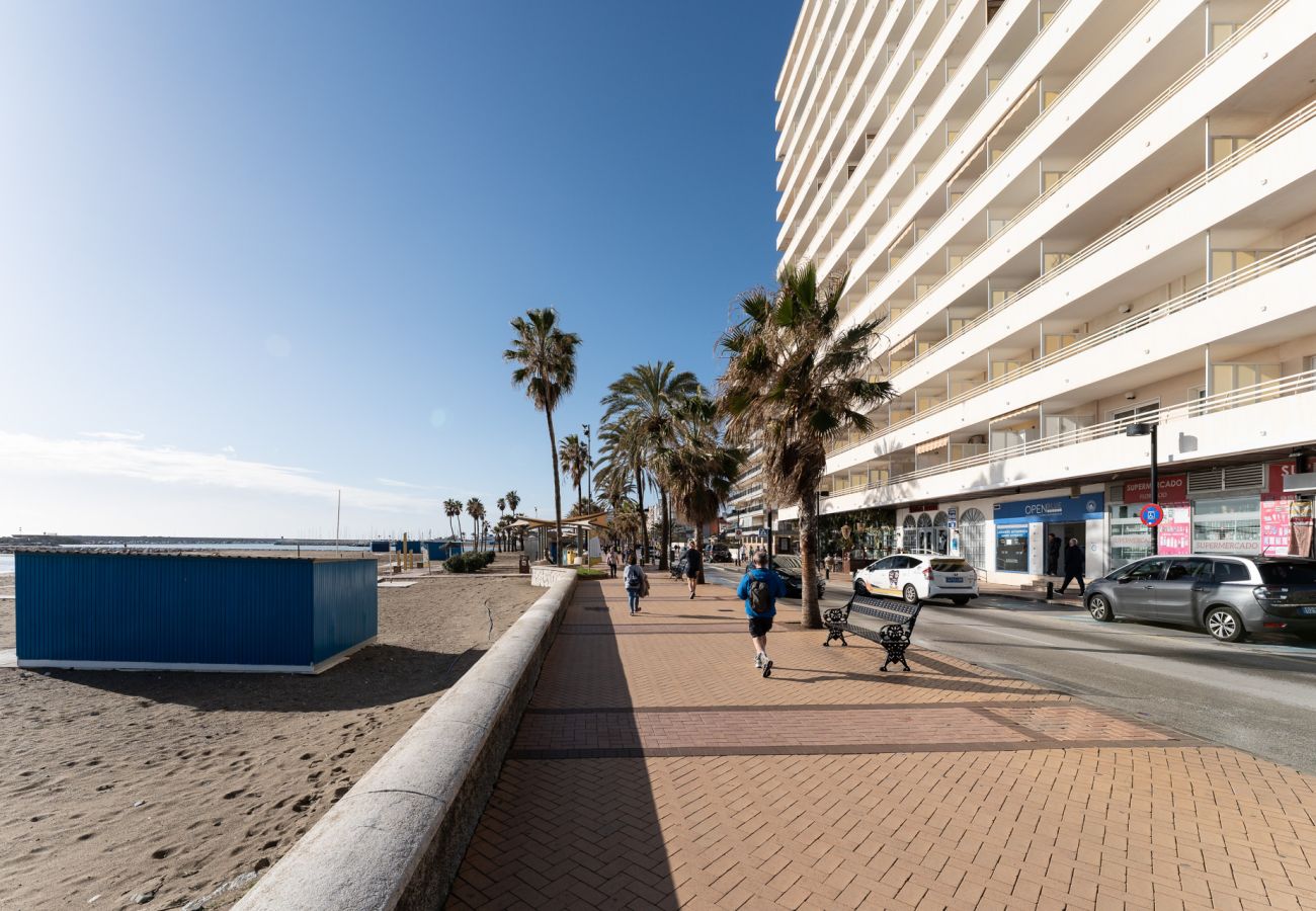 Ferienwohnung in Fuengirola - Malagasuite Stella Maris Front beach