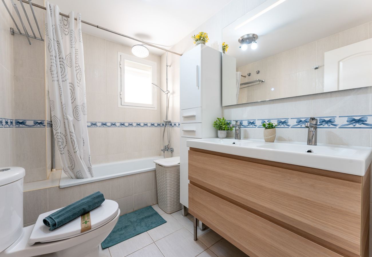 Apartment in Fuengirola - MalagaSuite Coastal Paradise Fuengirola