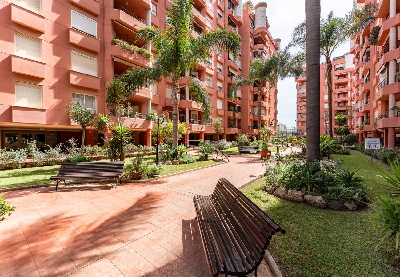 Apartment in Fuengirola - MalagaSuite Coastal Paradise Fuengirola