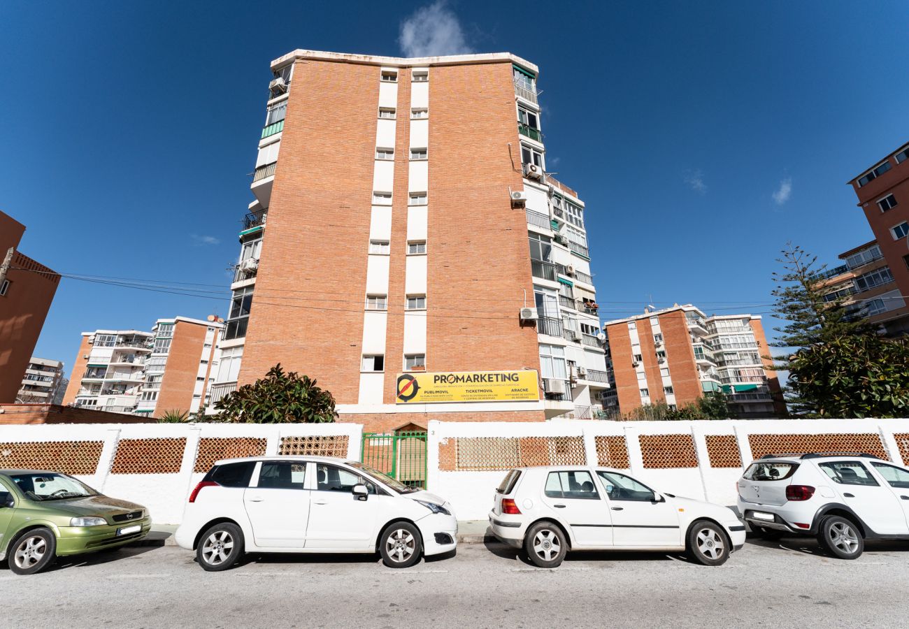 Apartment in Torremolinos - MalagaSuite Acogedor apartamento con vistas al mar