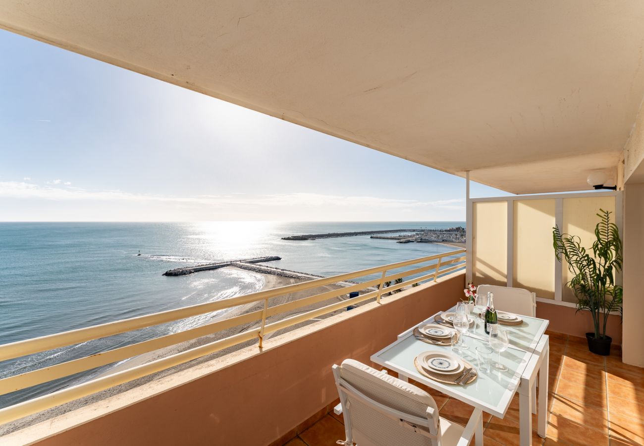 Apartment in Fuengirola - Malagasuite Stella Maris Front beach