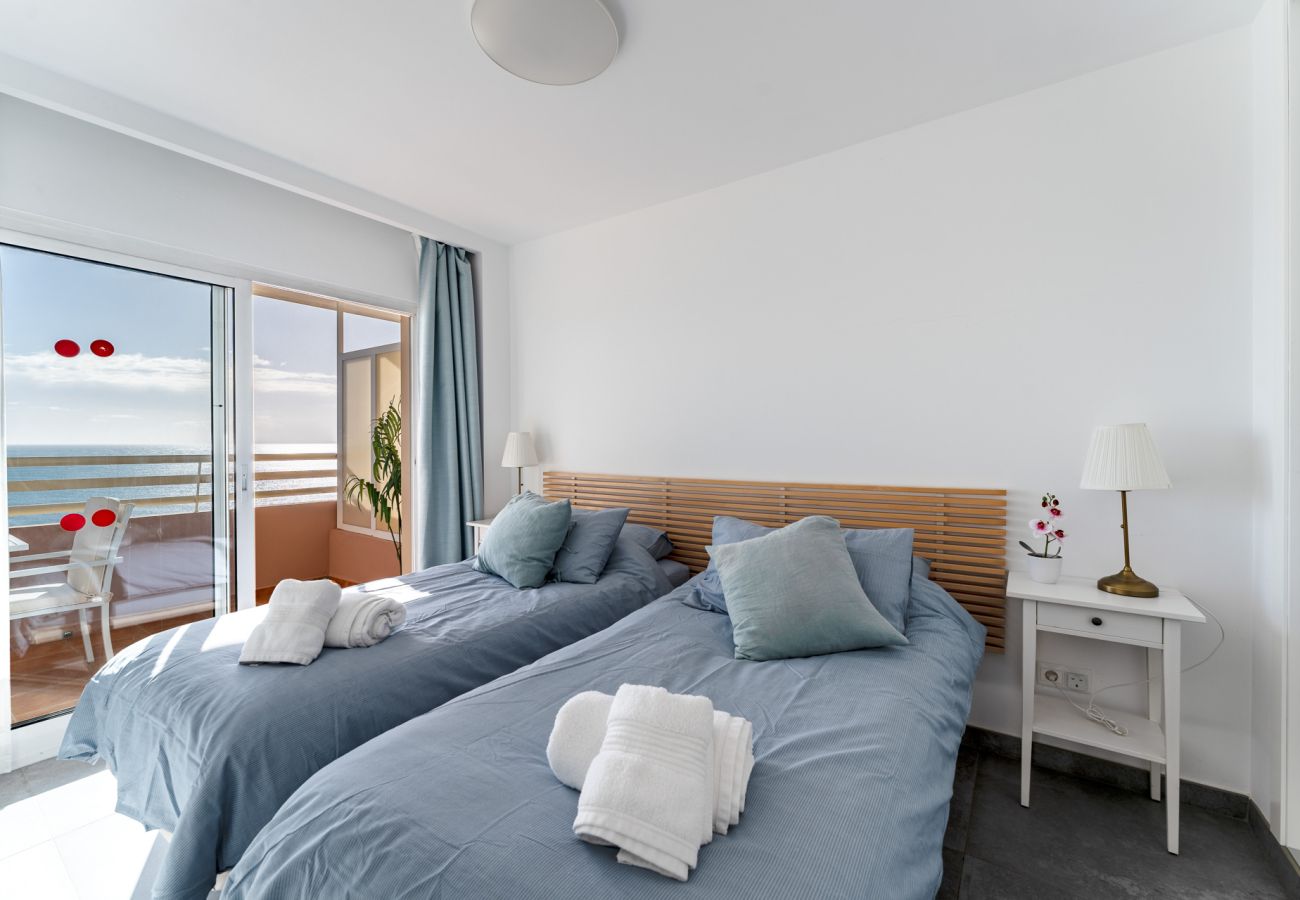 Apartment in Fuengirola - Malagasuite Stella Maris Front beach