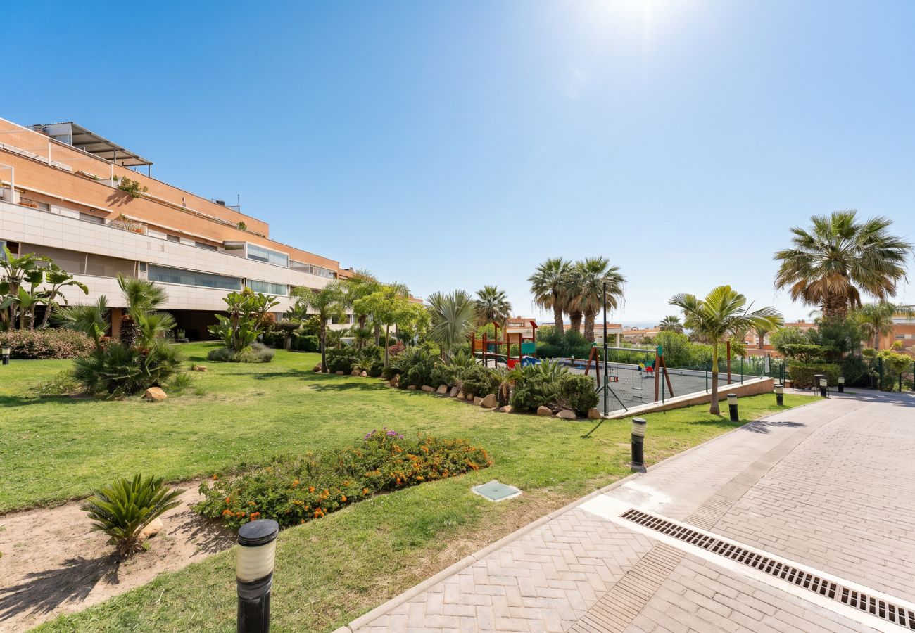 Apartment in Torremolinos - MalagaSuite Pinillo Pool & Parking