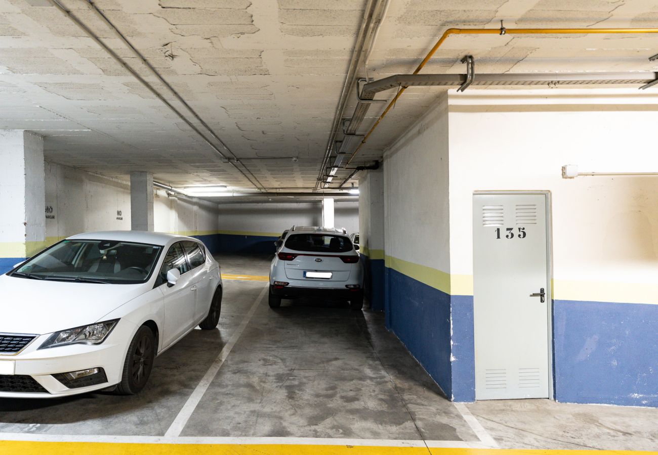 Apartment in Torremolinos - MalagaSuite Pinillo Pool & Parking