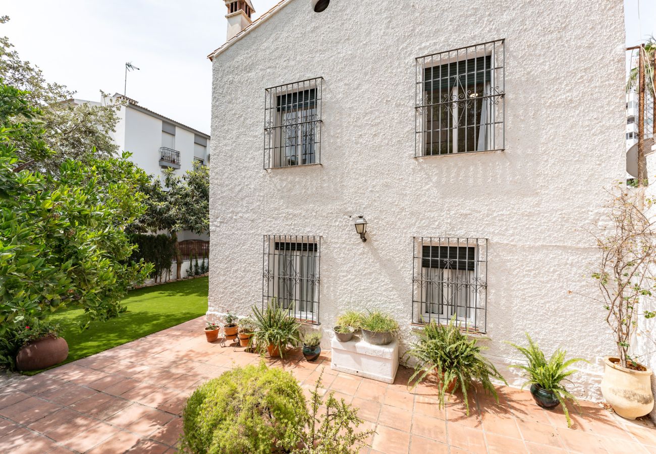 House in Torremolinos - MalagaSuite Cipres House Beach & Garden