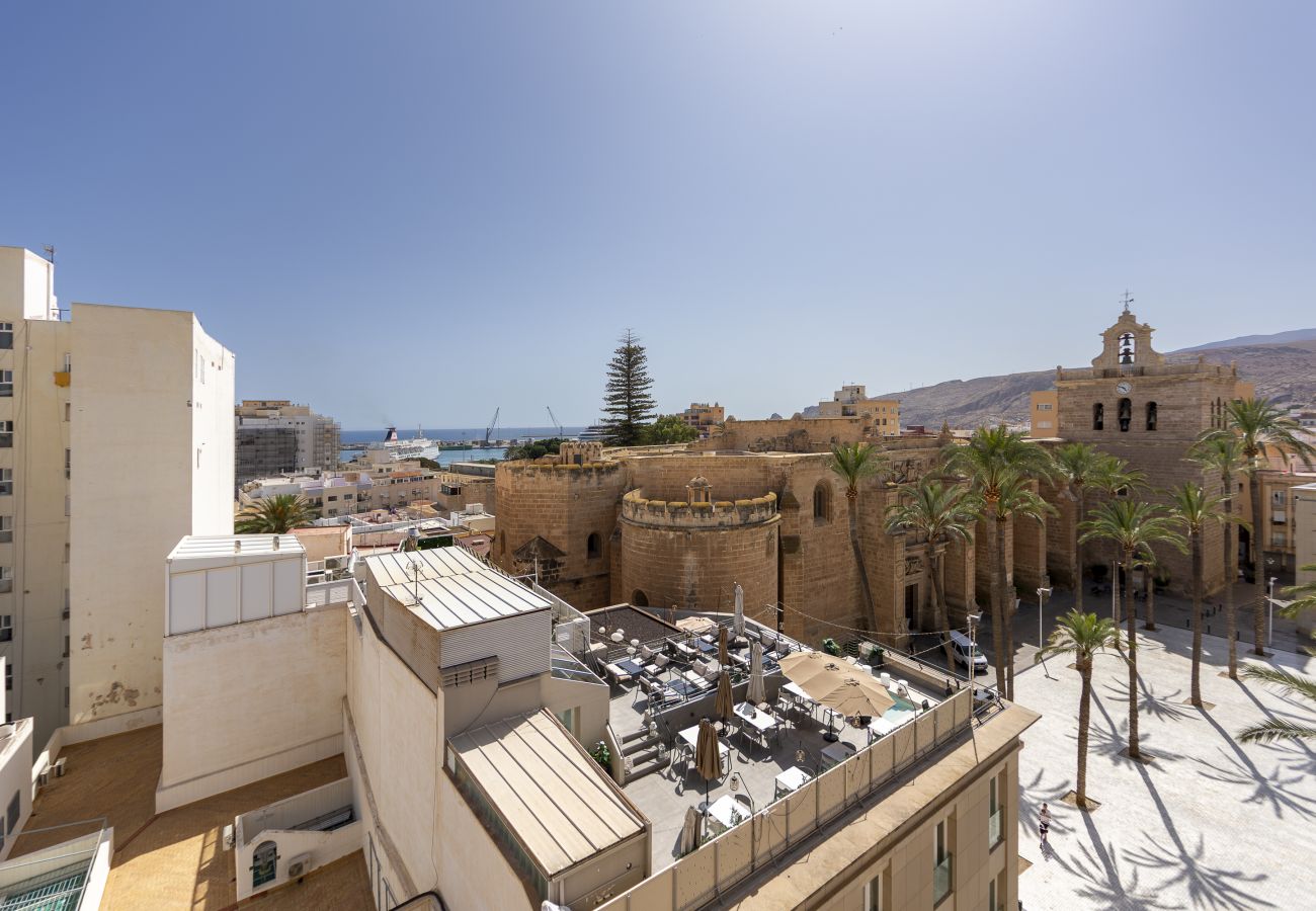 Apartment in Almería - AlmeriaSuite Atico Catedral