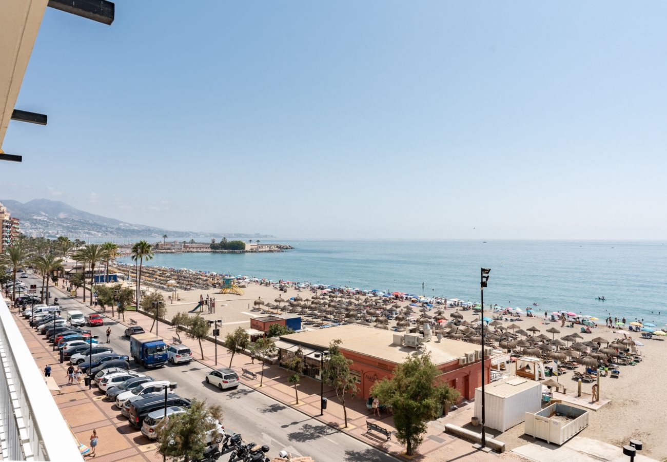 Apartment in Fuengirola - MalagaSuite Frontline Beach Fuengirola