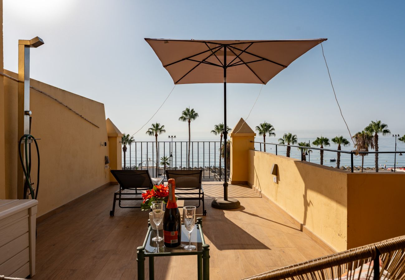 Apartment in Torremolinos - MalagaSuite Palmeras Cielo