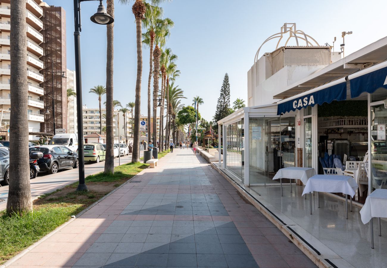 Apartment in Torremolinos - MalagaSuite Palmeras Cielo