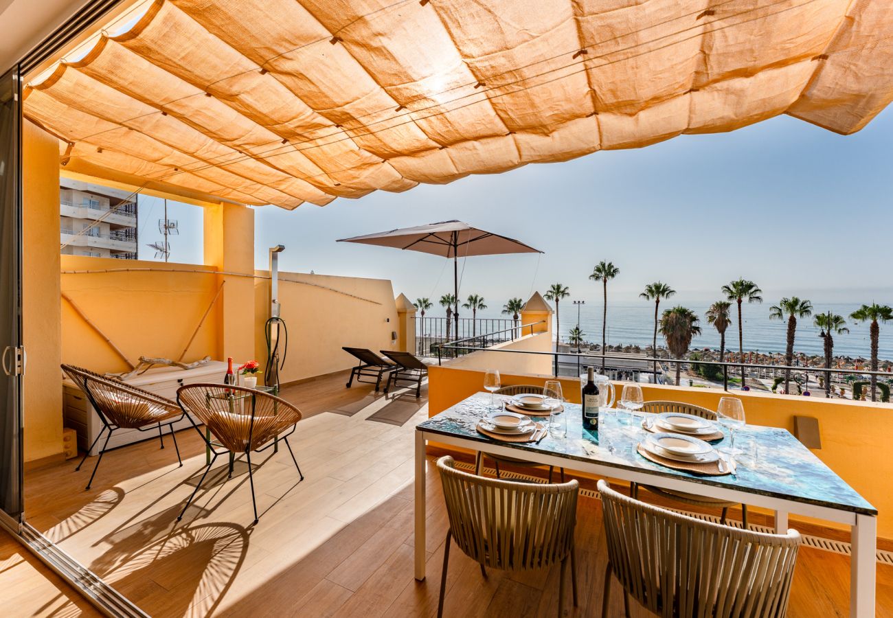 Apartment in Torremolinos - MalagaSuite Palmeras Cielo