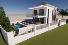 Villa/Dettached house in Marbella - Villa de obra nueva en Avenida Playas Andaluzas