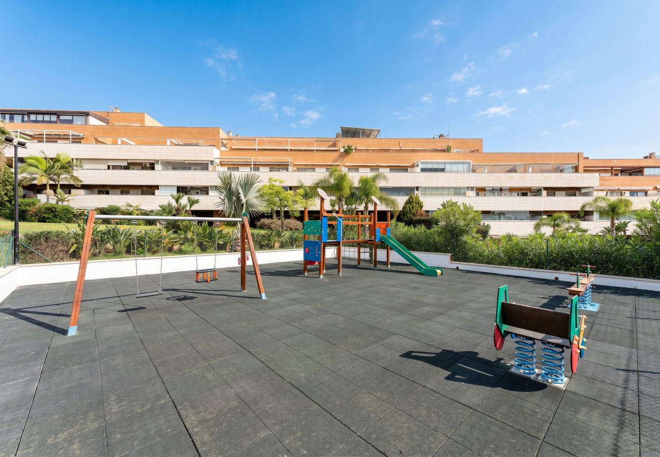 Appartement à Torremolinos - MalagaSuite Pinillo Pool & Parking